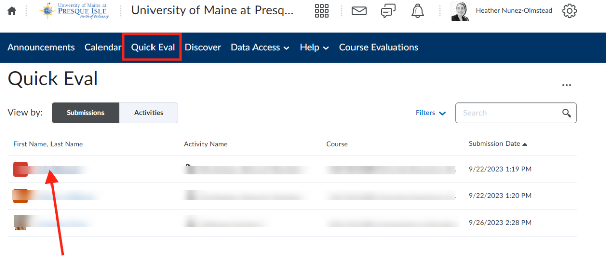 Screenshot of Brightspace showing the Quick Eval tool with an arrow pointing to student names.